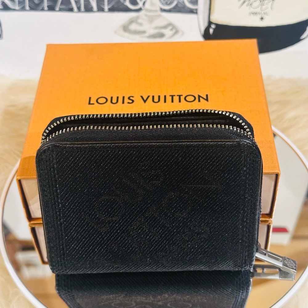 🔥 LOUIS VUITTON CARD CASE WALLET W/BOX - Picture 3 of 14